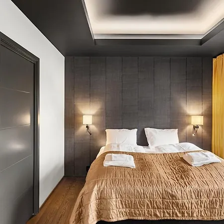 High-end With Private Rooftop And Sea Line ברגן