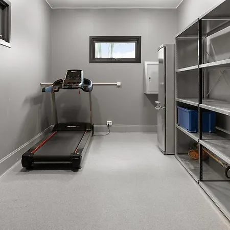 High-end With Private Rooftop And Sea Line ברגן