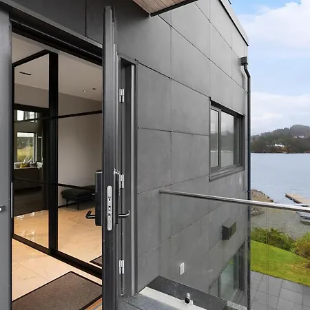 High-end With Private Rooftop And Sea Line * ברגן