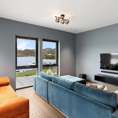 High-end With Private Rooftop And Sea Line *