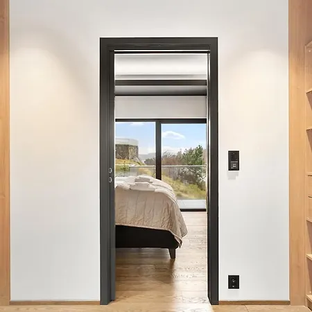 High-end With Private Rooftop And Sea Line וילה ברגן