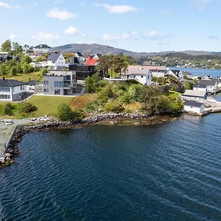 High-end With Private Rooftop And Sea Line *