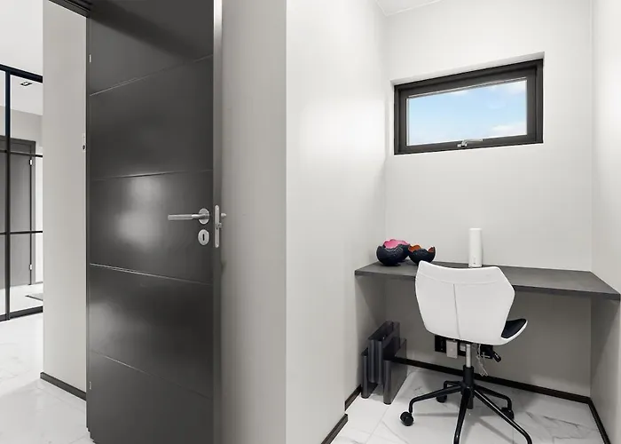 فيلة High-end With Private Rooftop And Sea Line