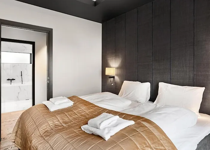 High-end With Private Rooftop And Sea Line *