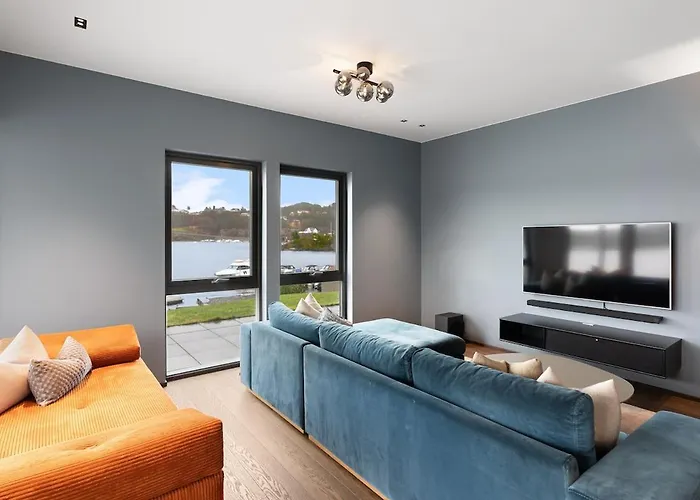 High-end With Private Rooftop And Sea Line *