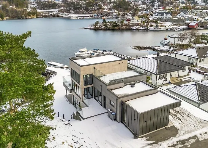 High-end With Private Rooftop And Sea Line *